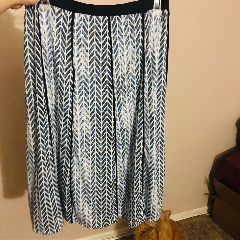 Blue Geometric Pattern Skirt - Picture 4 of 7